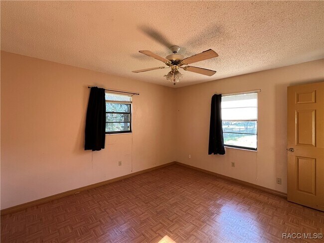 Foto del edificio - 1711 N Croft Ave