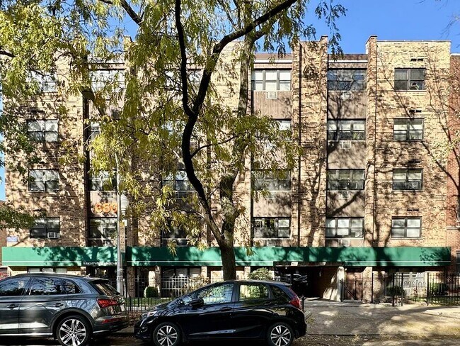 Building Photo - 665 W Wrightwood Ave