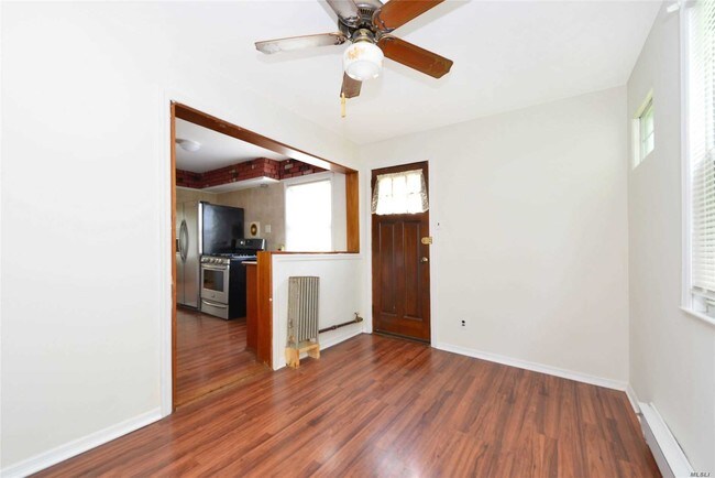 Building Photo - 1043 Denton Ave