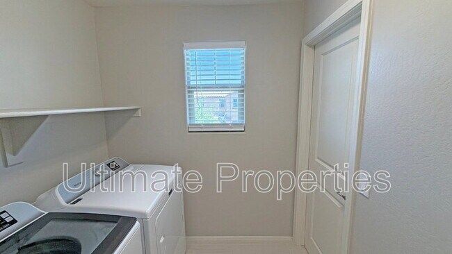 Foto del edificio - 11694 N 166th Dr