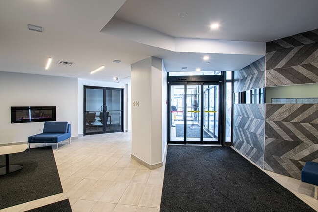 Building Photo - 5600 Sheppard Ave