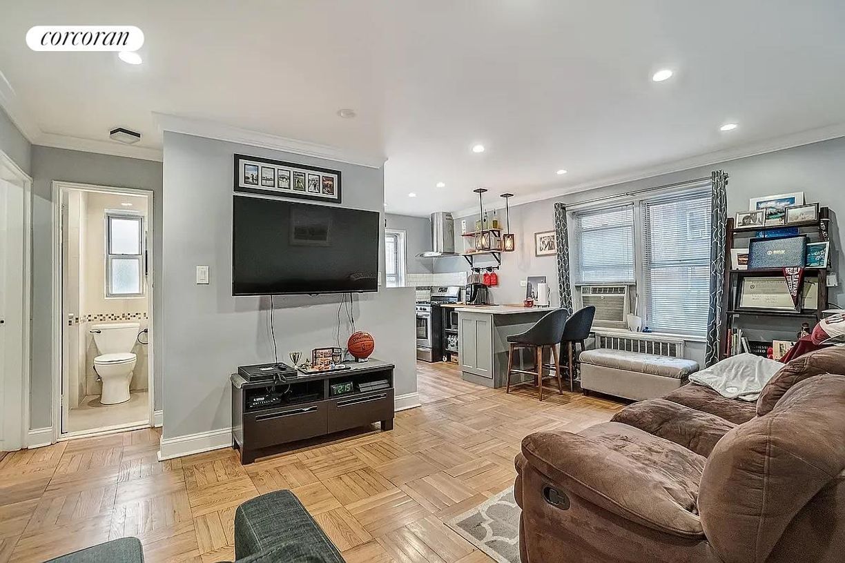 Primary Photo - 3449-49 81st St