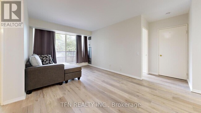 Photo du bâtiment - 81-281 Townsgate Dr