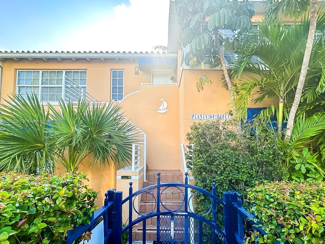 Foto principal - 8200 Harding Ave