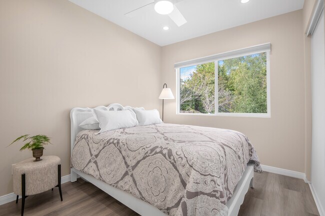 Foto del edificio - 359 Hunters Point Dr