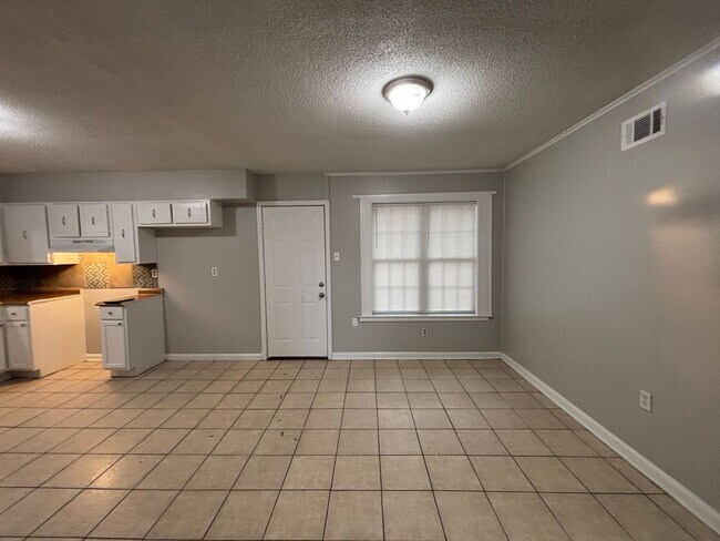 Foto del edificio - 5240 Bitter Creek Dr