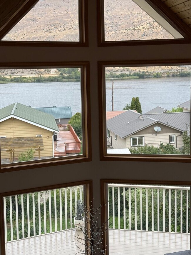 Foto del edificio - Luxurious Fully Furnished 3-Bedroom, 4-Bathroom Home – Move-In Ready!