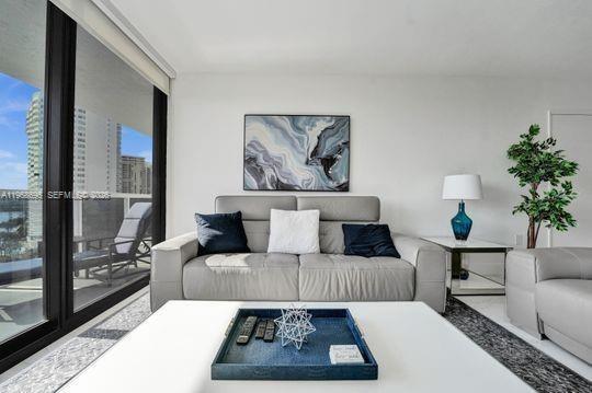 Foto del edificio - 20515 E Country Club Dr