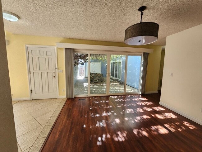 Building Photo - Centrally Located Richland Home, Close to Columbia Center Amenities!