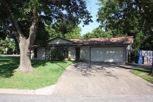 Foto del edificio - 5809 Gloucester Ln