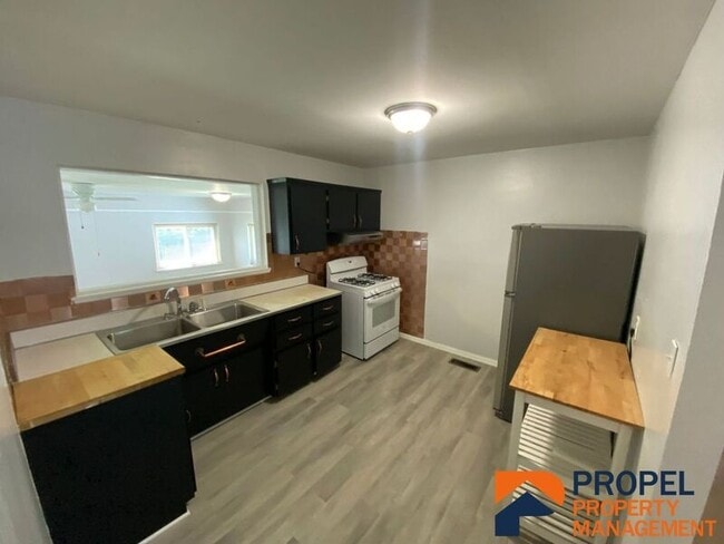 Building Photo - 2660 Peachcrest St