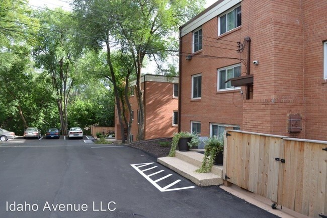 Building Photo - 1 br, 1 bath Apartment - 1356 Idaho Ave.South