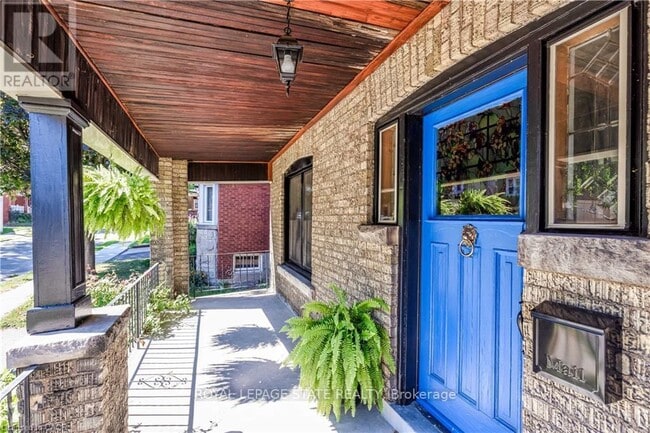 Building Photo - 46 Tisdale St S