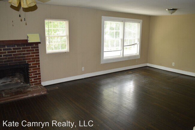 Building Photo - 3 br, 2 bath House - 900 Eastern Valley Road