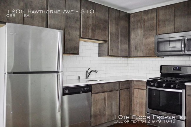 Building Photo - Studio Available Downtown! One Month Free!