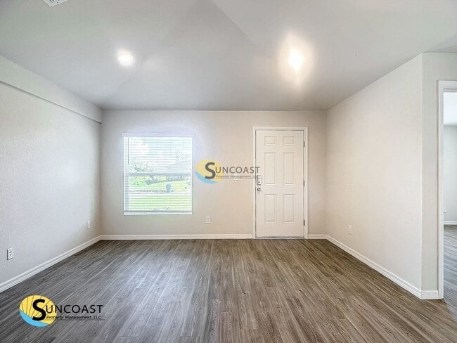 Foto del edificio - 6357 Spinnaker Blvd