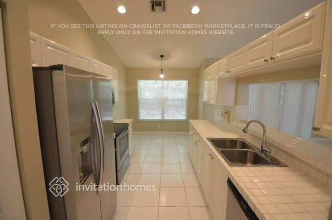 Foto del edificio - 7570 NW 47th Ave