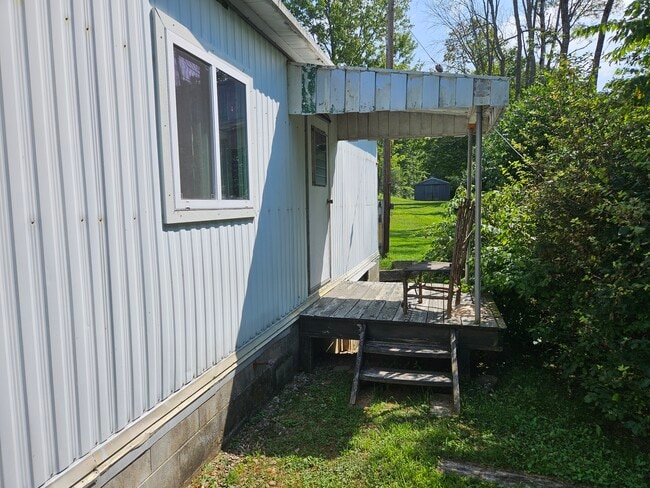 Building Photo - 1002 Artline Rd