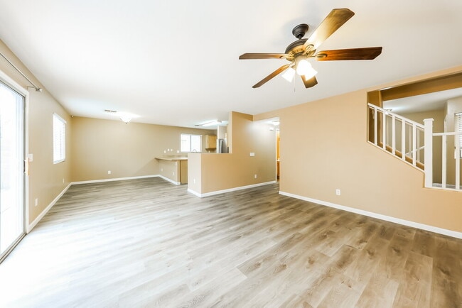 Building Photo - 12927 W Peppertree Ln