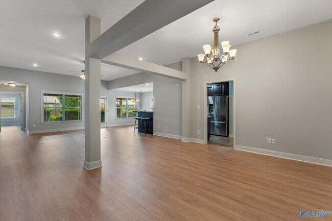 Foto del edificio - 323 Harbor Glen Dr SW