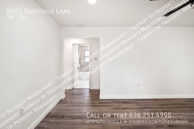 Foto del edificio - 8502 Dianthus Ln