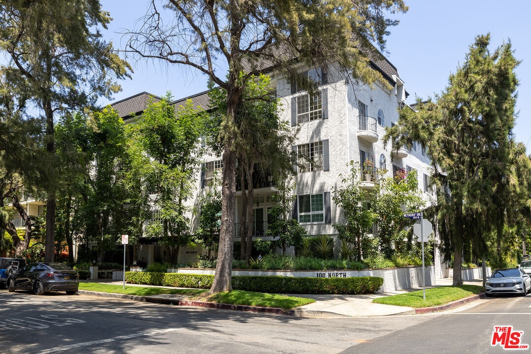 Foto principal - 100 N Wetherly Dr