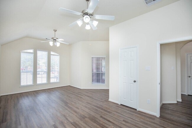 Foto del edificio - 835 Aqua Vista Ln