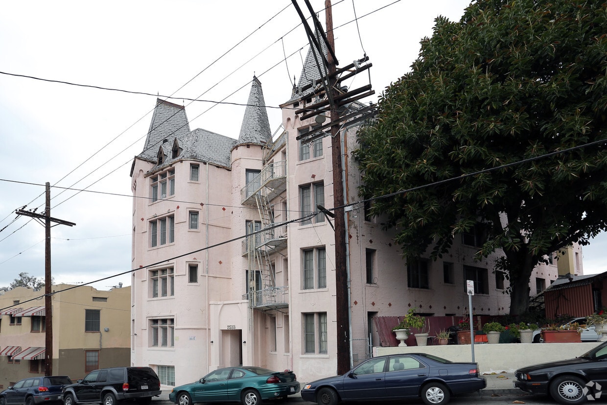 Building Photo - 2533 Ocean View Ave