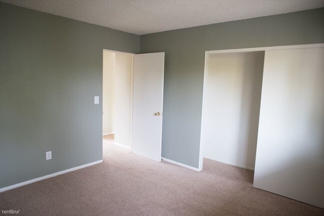 Building Photo - 1740 Beaver Pl