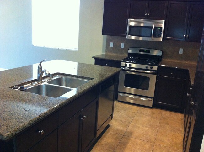 Building Photo - Great Harlan Ranch Home! Don't miss out!