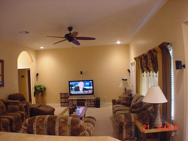 Foto del edificio - 1215 Commanche