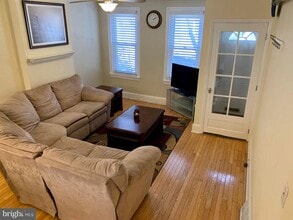 Building Photo - 812 N Judson St