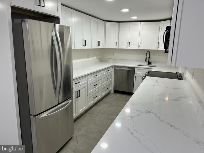 Foto del edificio - 1007 N Charles St