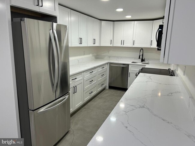 Building Photo - 1007 N Charles St