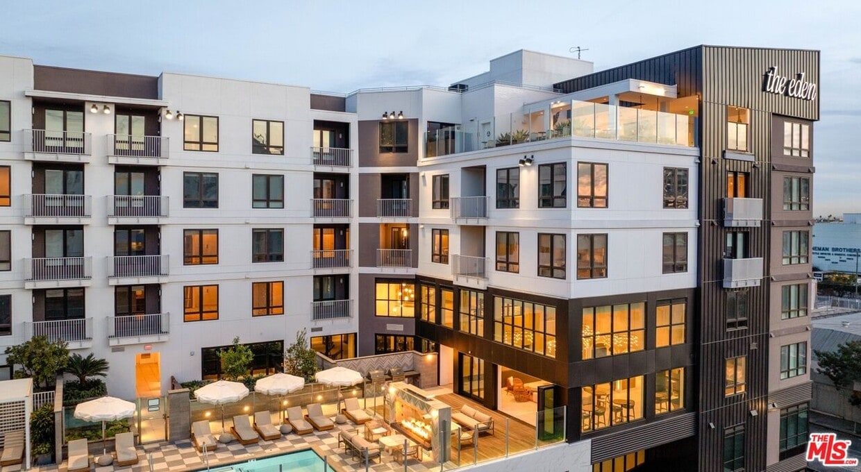 Foto principal - 1340 S Hill St