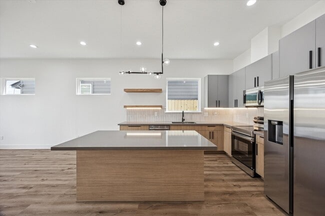 Building Photo - 3719 Lydia St