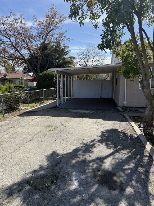 Foto del edificio - Charming 3-bedroom, 2-bathroom home located in the heart of Brentwood