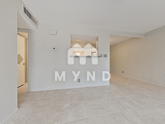 Foto del edificio - 413 W Colter St Apt A
