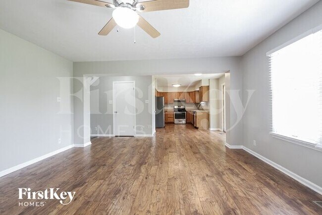 Foto del edificio - 10705 Creekside Woods Dr