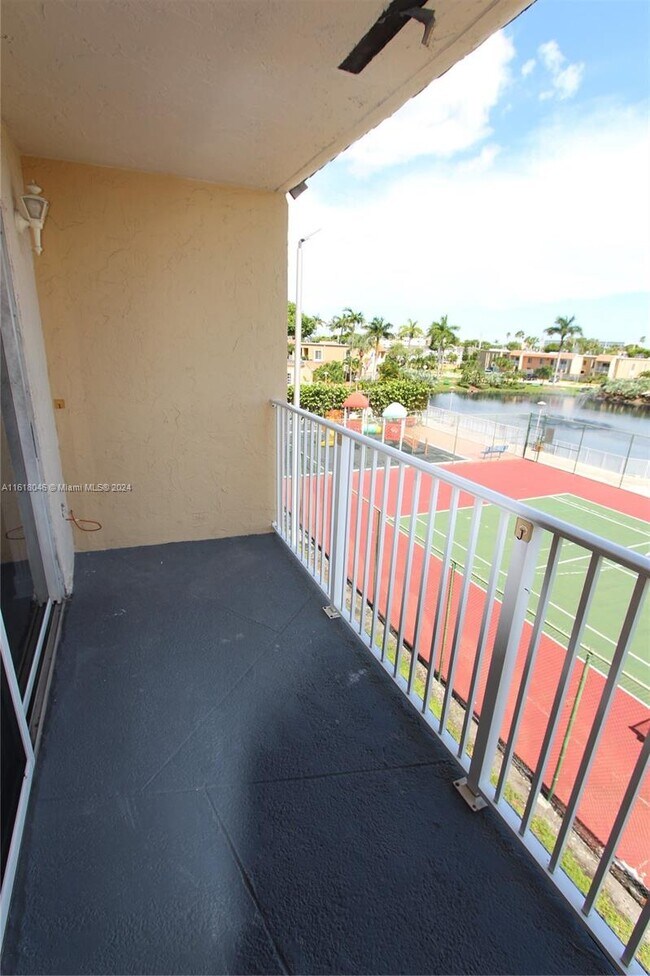Building Photo - 5020 NW 79th Ave