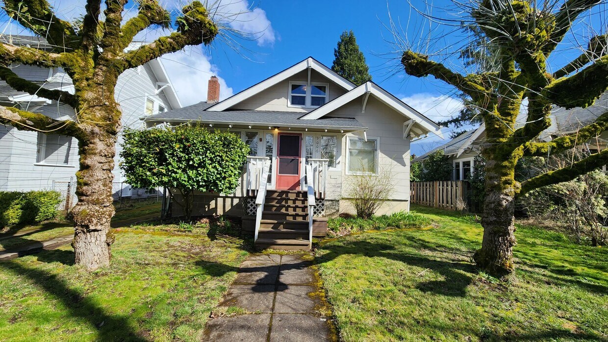 Primary Photo - 3006 NE 66th Ave