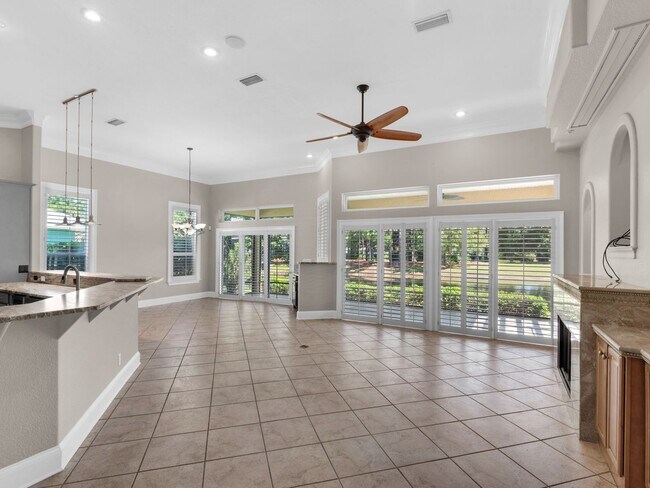 Building Photo - Gorgeous 3B/2.5B Home in Emerald Lakes Gat...