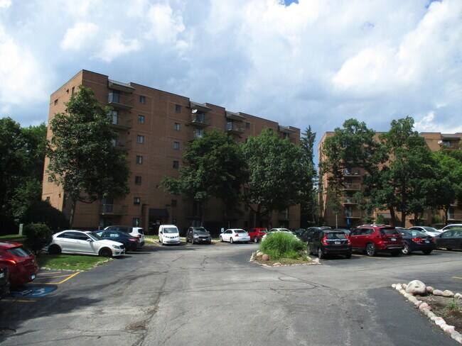 Building Photo - 6030 Lake Bluff Dr