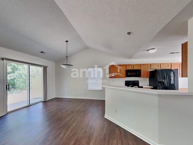 Building Photo - 2581 Governors Pointe Ct NE