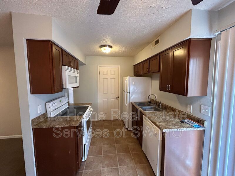 Primary Photo - 765 South,