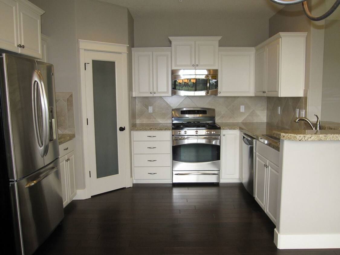 Building Photo - 28839 SW Costa Cir W