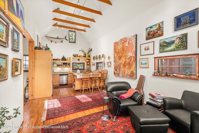 Building Photo - 308 Park Ave