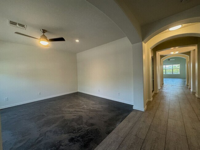 Foto del edificio - STUNNING 3 BEDROOM HOME AT BASE OF SOUTH M...