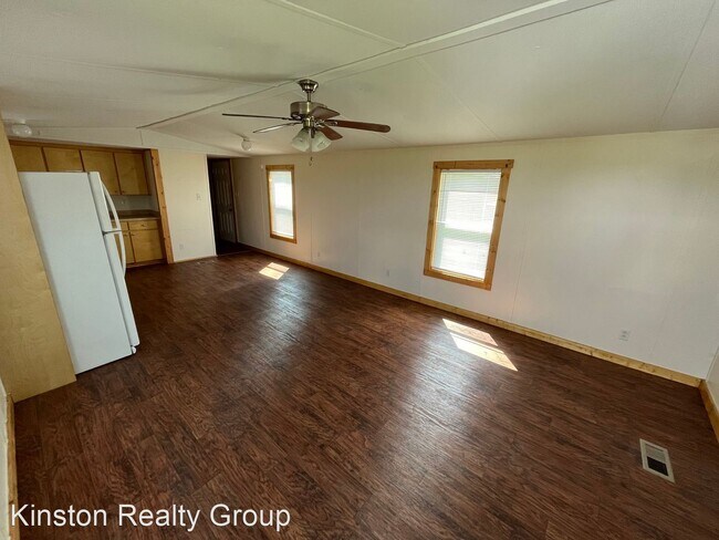 Building Photo - 3 br, 2 bath House - 3085 W. Pleasant Hill...