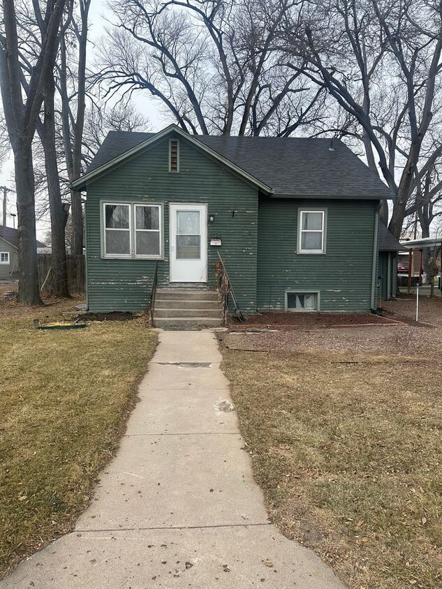 Primary Photo - 2 bedroom, 1.5 bathroom, pet friendly home...